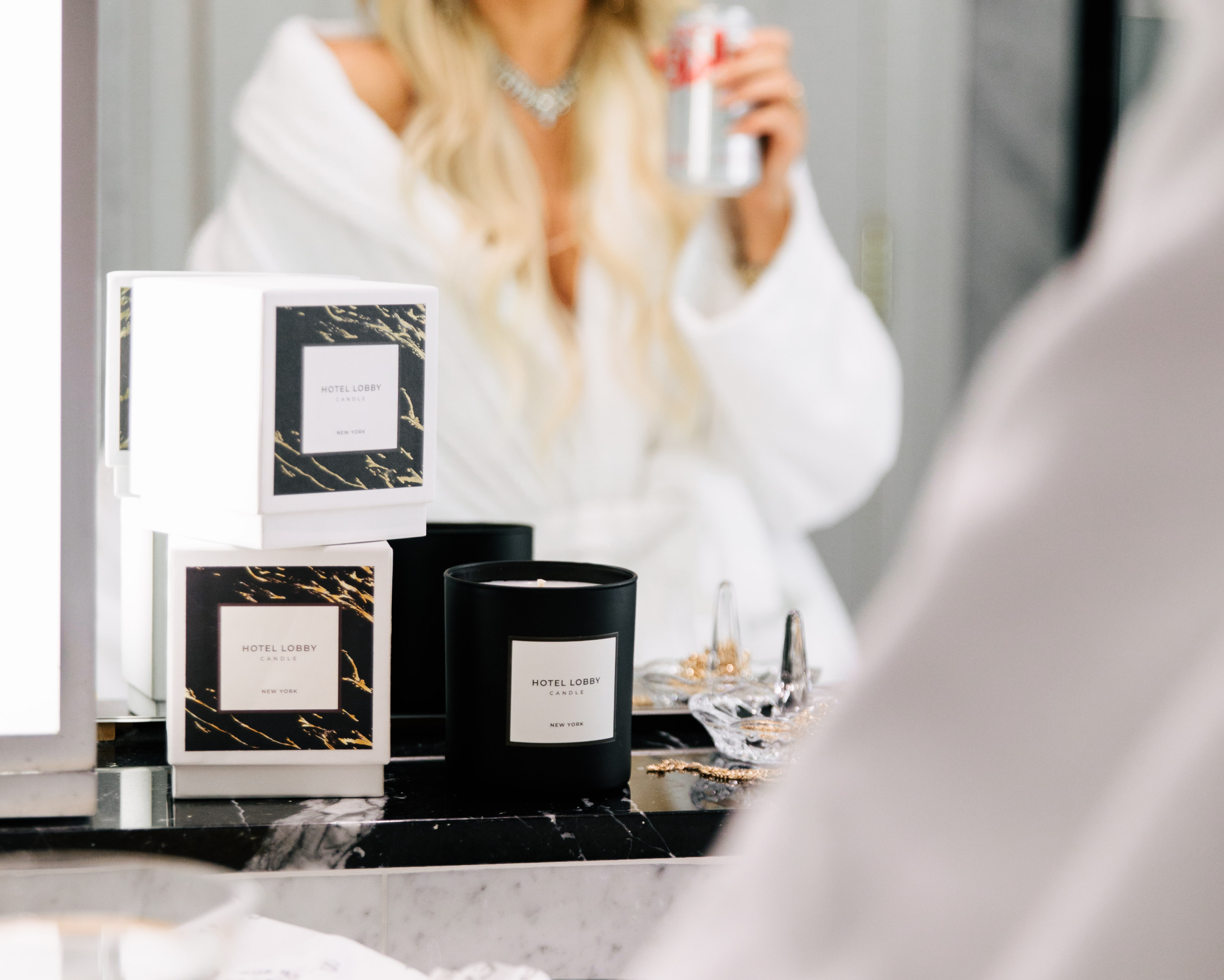 New York - Luxury Fall Scented Soy Candle - 9.75 oz