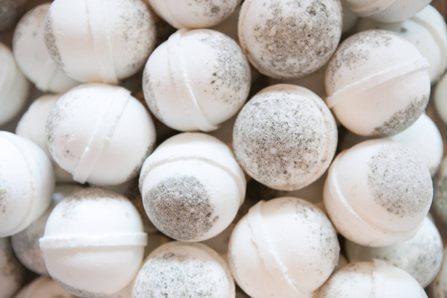 Seaweed &amp; Sea Salt Bath Bomb