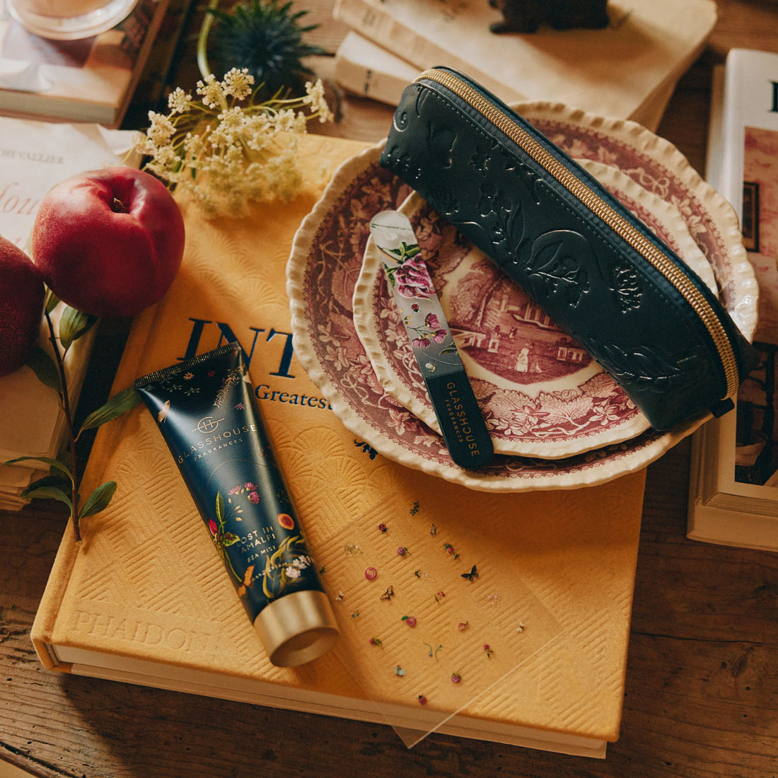 Lost In Amalfi - Hand &amp; Nail Set (Limited Edition)