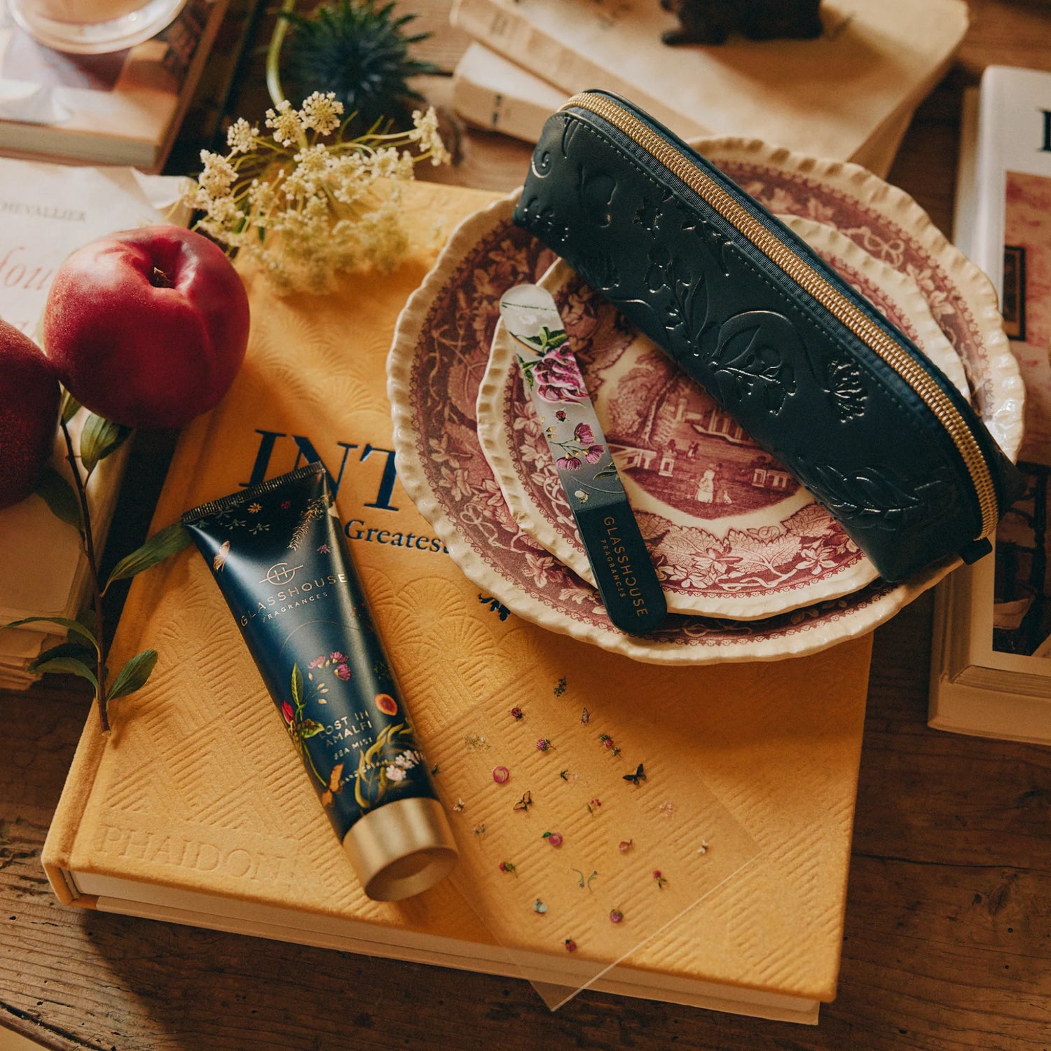 Lost In Amalfi - Hand &amp; Nail Set (Limited Edition)