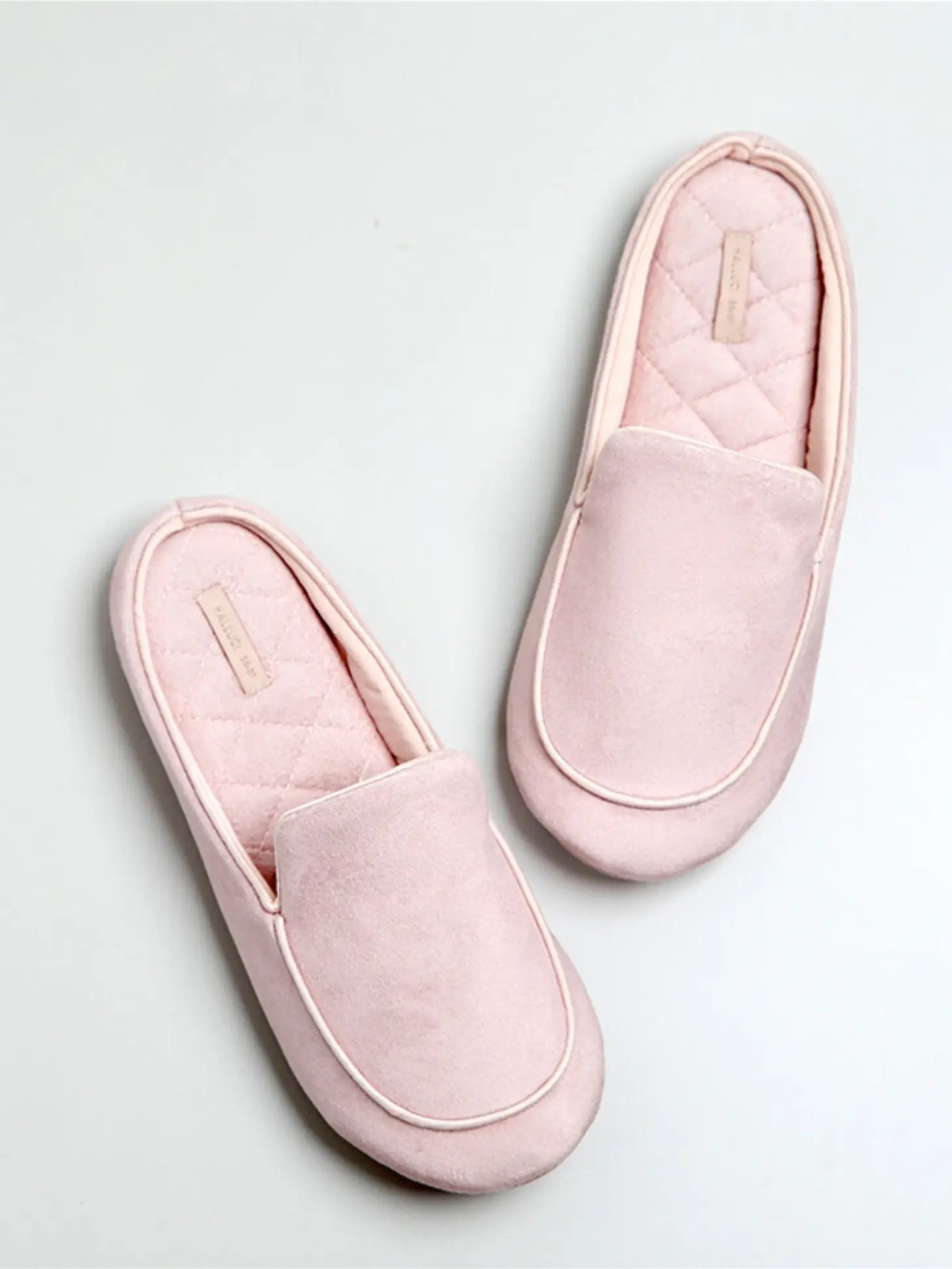 Women Slip on Slippers Blush Size 6.5 7 POUT Cosmetics and